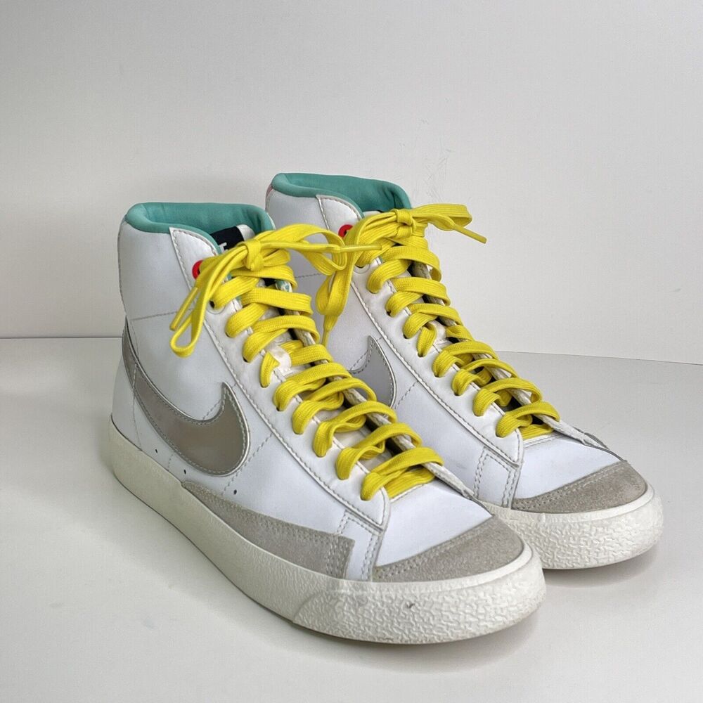 Nike Blazer Mid '77 Vintage White/Red Floral Sneakers Shoes Youth Size 5.5